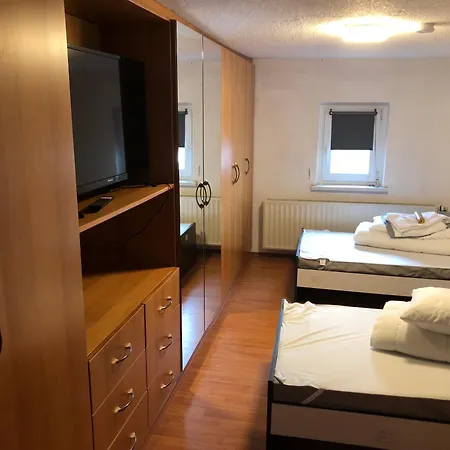 Monteurzimmerking Hauptstrasse Apartmán *